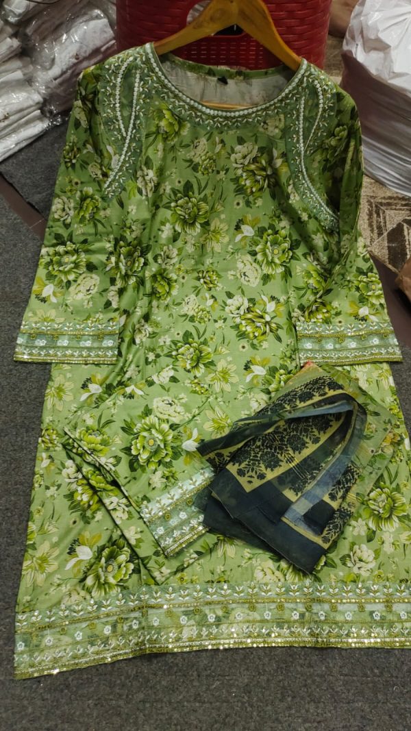 Loan 3pcs Stitched Suit
